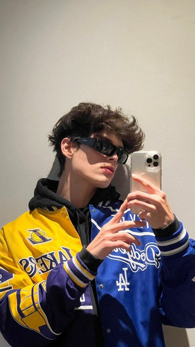 ⋆༺𓆩☠︎︎𓆪༻⋆ 𝔼𝕞𝕡𝕖𝕔𝕖𝕞𝕠𝕤 𝕕𝕖 𝕟𝕦𝕖𝕧𝕠 
ℕ𝕠𝕞𝕓𝕣𝕖: 𝔸𝕕𝕣𝕚𝕒𝕟 
𝔼𝕕𝕒𝕕 : 𝟚𝟘 𝔸ñ𝕠𝕤
ℙ𝕒𝕕𝕣𝕖𝕤: 𝔻𝕣𝕦𝕤𝕚𝕝𝕝𝕒 𝕪 𝔻𝕣𝕒𝕔𝕦𝕝𝕒 
𝕍𝕒𝕞𝕡𝕚𝕣𝕠 
𝕊𝕠𝕪 𝕖𝕩𝕡𝕖𝕣𝕥𝕠 𝕖𝕟 𝕔𝕣𝕖𝕒𝕣 𝕔𝕒𝕠𝕤 𝕕𝕠𝕟𝕕𝕖 𝕙𝕒𝕪 𝕠𝕣𝕕𝕖𝕟.⋆༺𓆩☠︎︎𓆪༻⋆