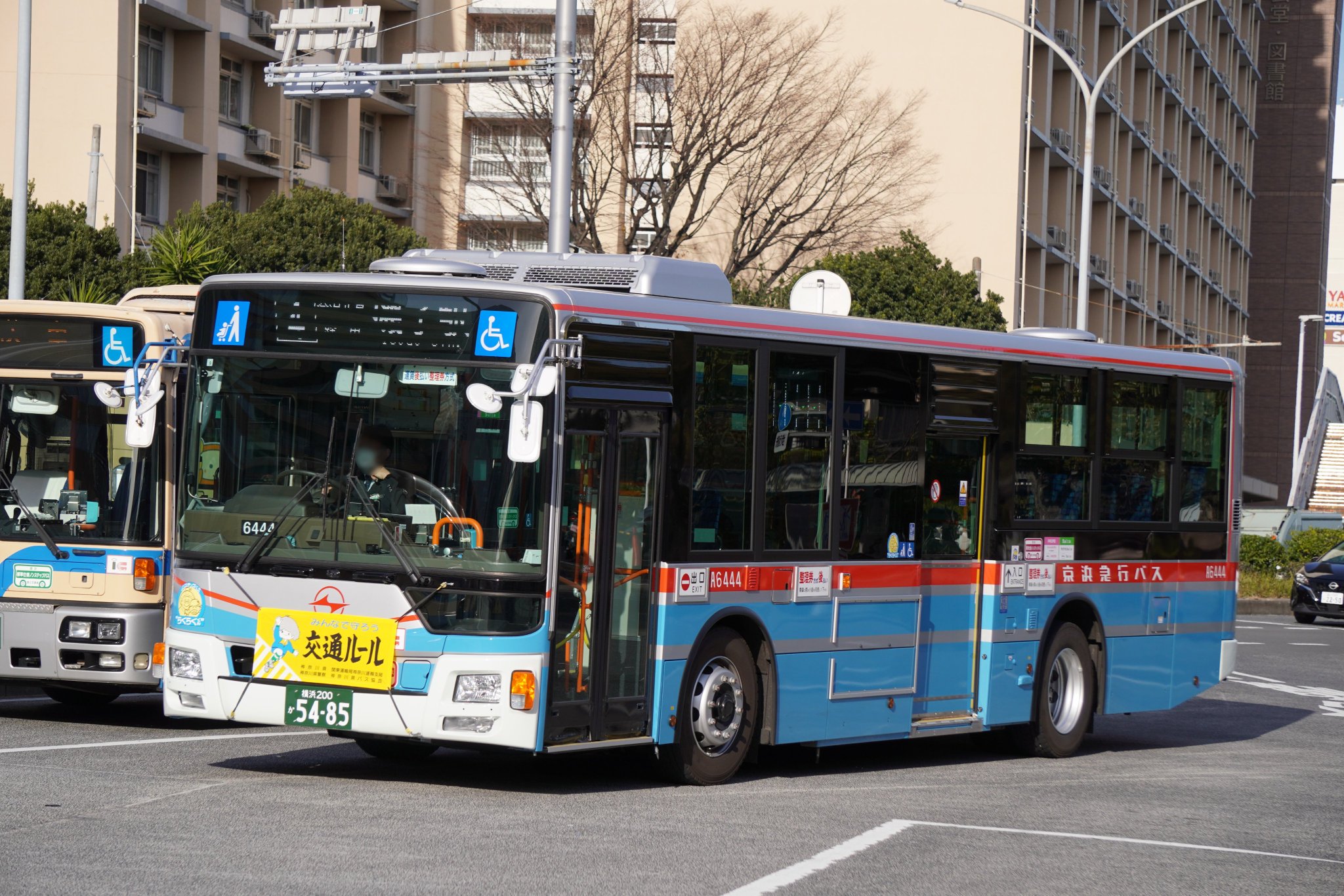 バズ 横浜市営バス 3-4587 | 路線バス車両アルバム