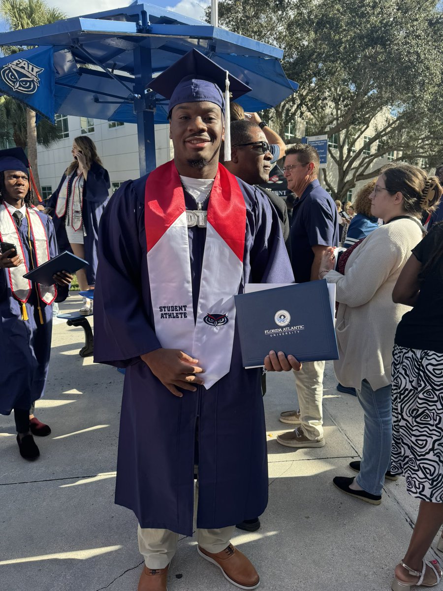 Coach Rob Stowe (@robstowe4) on Twitter photo One of the moments this old coach loves! So proud to see 🚾🏈alumni <a href="/Des_Tisdol/">Desmond Tisdol</a> got his college diploma today‼️
From Rochelle to anywhere…
I always believed in you Rabbit. Nobody can take this from you. Congratulations One of the moments this old coach loves! So proud to see 🚾🏈alumni <a href="/Des_Tisdol/">Desmond Tisdol</a> got his college diploma today‼️
From Rochelle to anywhere…
I always believed in you Rabbit. Nobody can take this from you. Congratulations