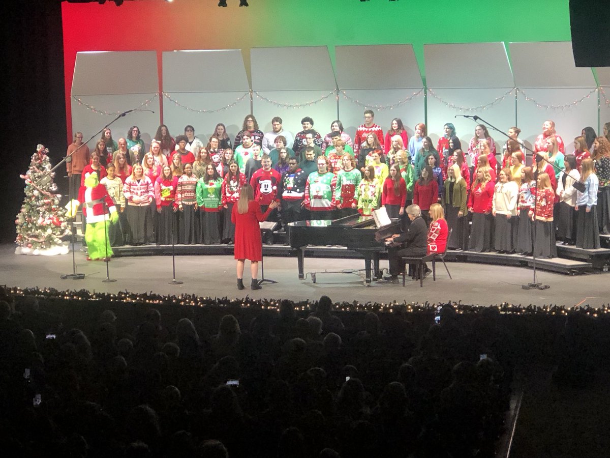 CabotHigh's tweet photo. Great job CHS Choir for an outstanding Christmas concert! These are such creative and talented kiddos! We love them so much! #BestofCHS https://t.co/Xf32BYGuAr