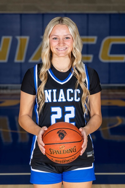 Reggi Spotts scored a career-high 23 points to lead the No. 16 NIACC women's basketball team to a 59-51 win over Lake Region State College tonight. niacctrojans.com/sports/wbkb/20…