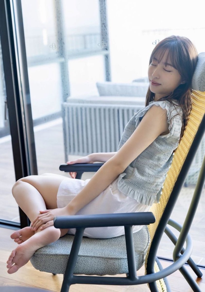 kamikami0702's tweet photo. #林佑香  #足裏  #足フェチ https://t.co/tm48HjHJj0