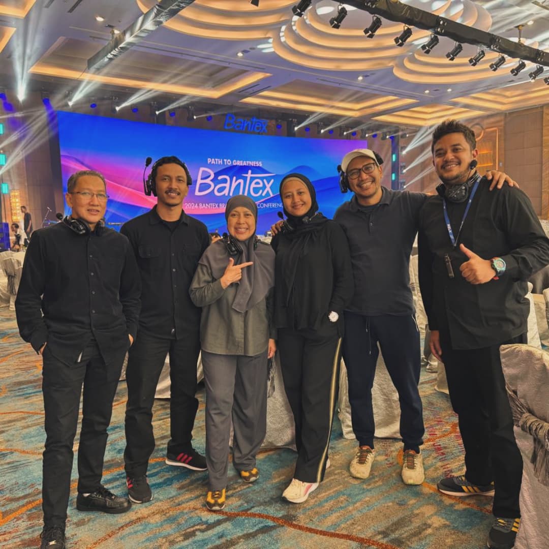 FebryMeuthia's tweet photo. Another show, another team #showmanagement https://t.co/XgvwNWBGa1