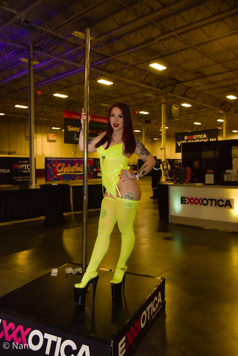 nani_clicks's tweet photo. captured @pandaamooniumxo   during #exxxoticadc https://t.co/LI0gyCFvV7