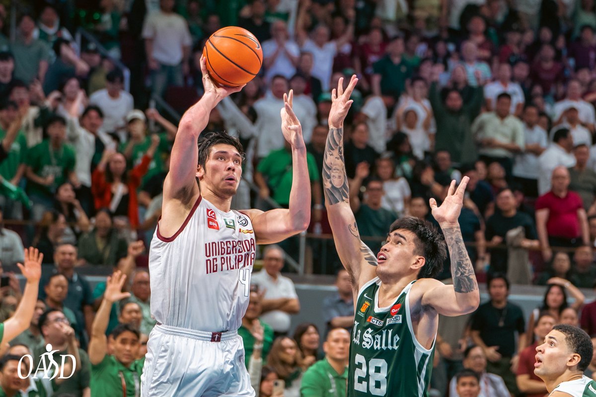 oasdup's tweet photo. FIGHTING Maroons ✊ isn't just a monicker. We breathe it. We live it. We ARE it.

LFG (Let's #UPFight and Go), UP MBT ✊!

#LabanUP #UAAPSeason87 #StrongerBetterTogether

📸 Duane Villanueva https://t.co/FUSeMp865K