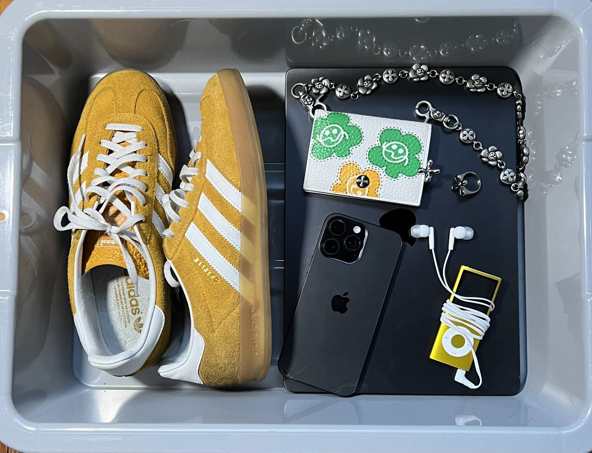 Kareembaa's tweet image. +POCKETS IN USE