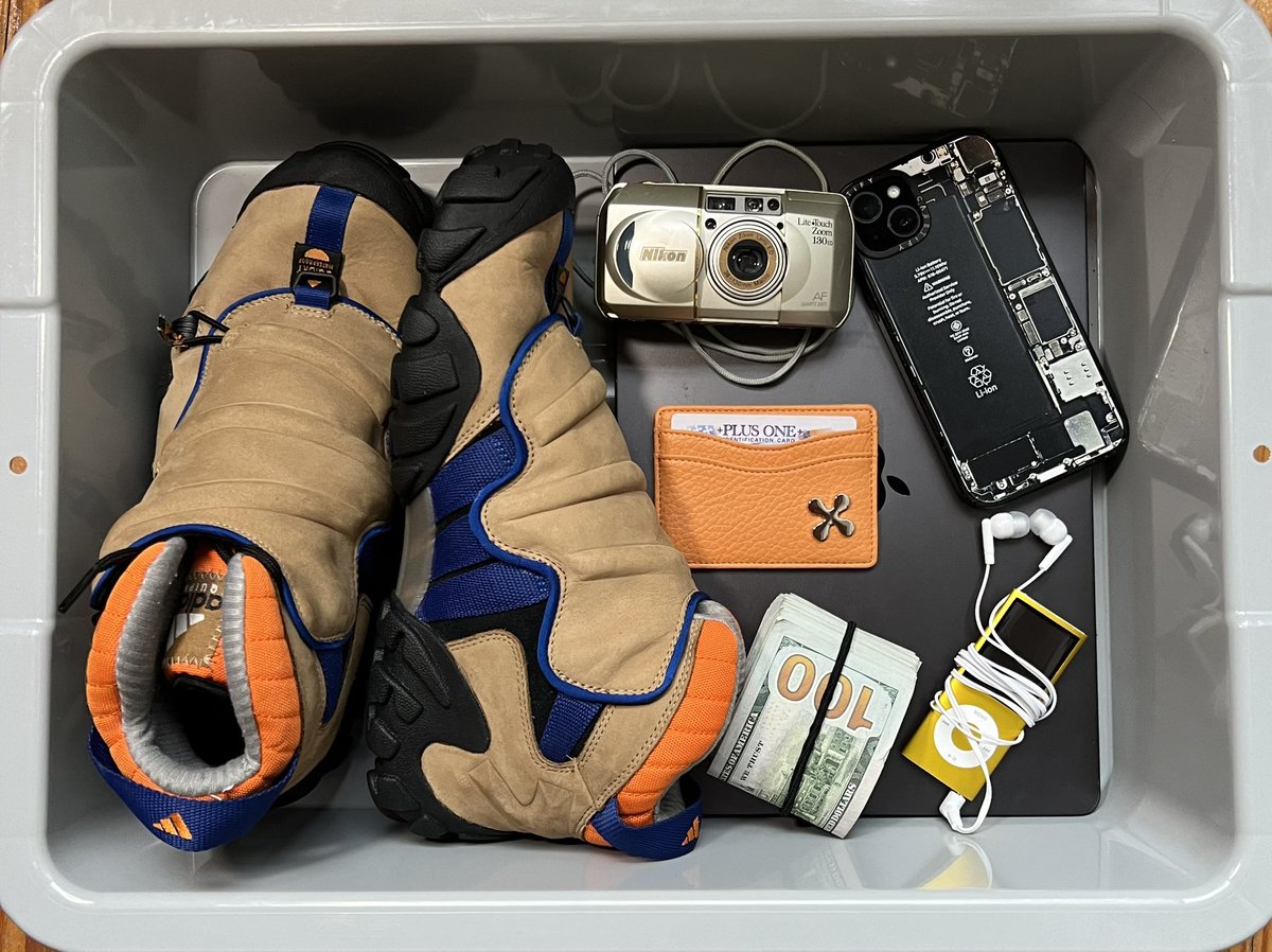 Kareembaa's tweet image. +POCKETS IN USE