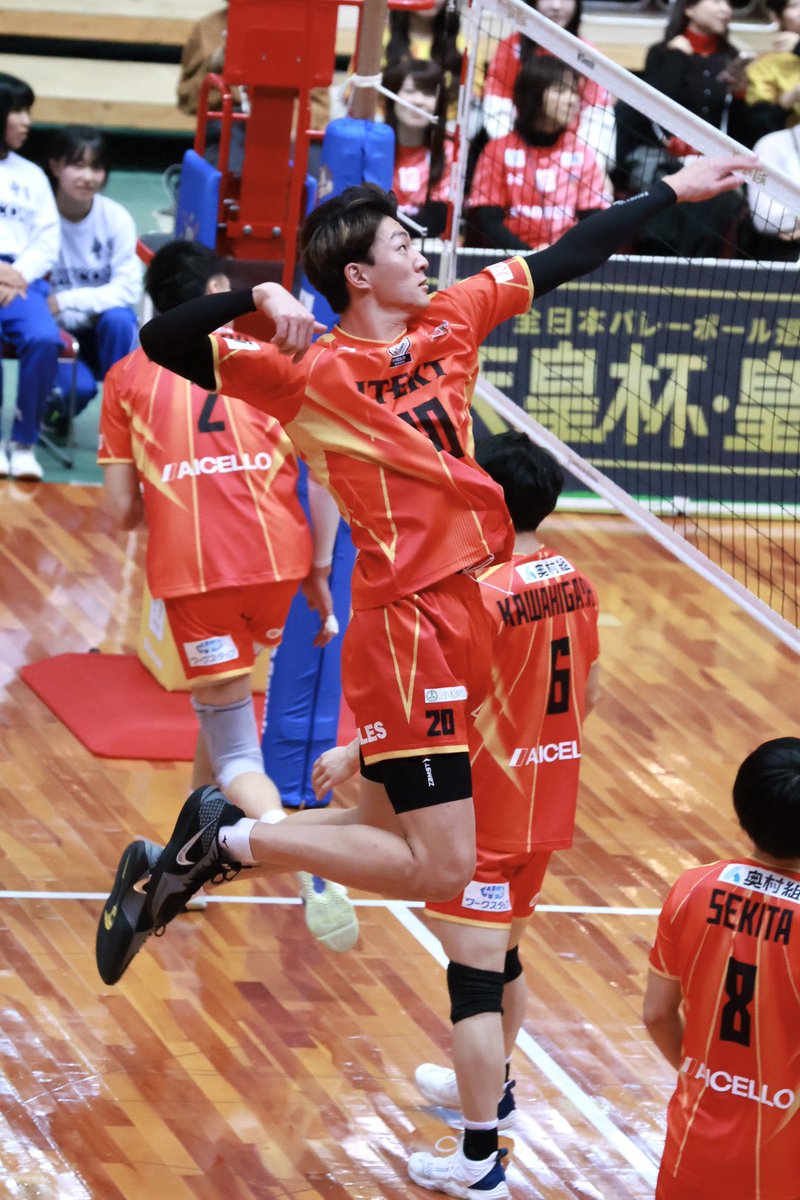 mk_ma13's tweet photo. 天皇杯ゆるく行ってきた🐝
#都築仁 選手
#ジェイテクトSTINGS愛知 https://t.co/wfWqZtxkmB