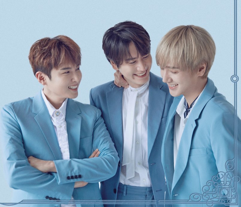 sapphirecloud1's tweet photo. Super Junior KRY's favourite pose 😆😆 https://t.co/Gb1oBagNwA