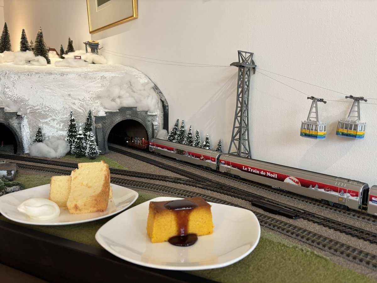 papaguecoffee's tweet photo. パパゲ珈琲店 今週末のマダムの手づくりケーキは 柚子のシフォンケーキと かぼちゃのプリンです。 #十条銀座  #パパゲ珈琲店  #十条カフェ #カフェ巡り #東京喫茶店  #シフォンケーキ #プリン #ジオラマカフェ #十条 #土日だけの店
#papaguecoffee  #カップが選べる https://t.co/cADRflY00z