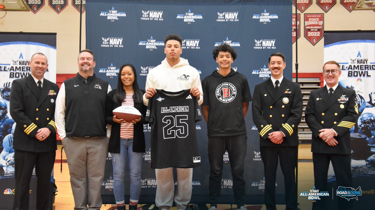 AABonNBC's tweet photo. Bellefontaine 🐐 

Welcome ⭐️⭐️⭐️⭐️⭐️ Tavien St. Clair (@TJSaint_1) to the 2025 Navy All-American Bowl @NBCSports 

#GoBucks 🌰

#NavyAAB 🇺🇸 @AmericasNavy https://t.co/59NyRCT2kD