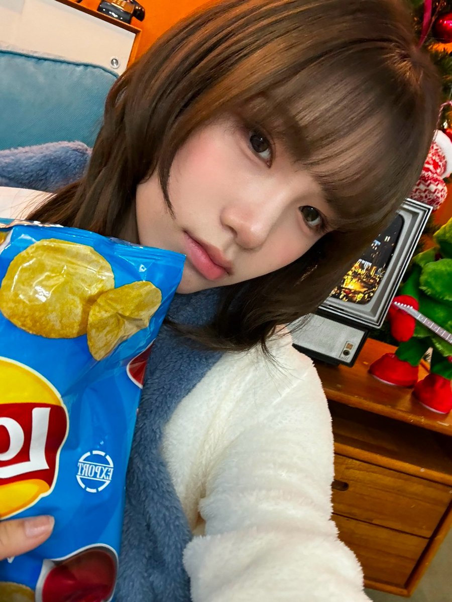꾸로✤ tweet media