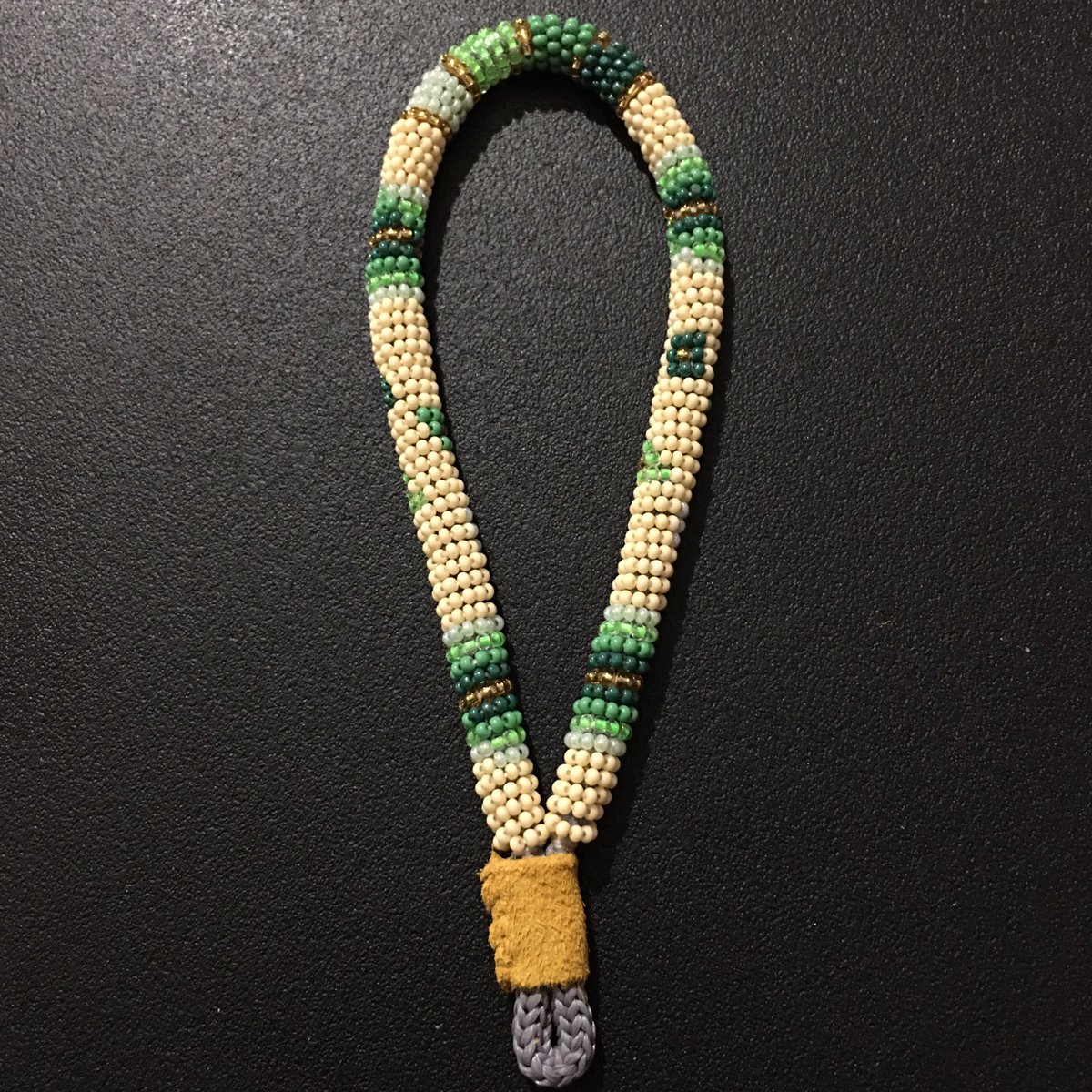 slolwayesni's tweet photo. considering i've been trying to sell these earrings for a while, they are now $30 each shipped and the 3 straight pin pairs are $25 shipped. keychain wristlet $35 shipped. been having it rough for a while and beading is the only thing that helps me calms my nerves. https://t.co/HE9JOlVsCK