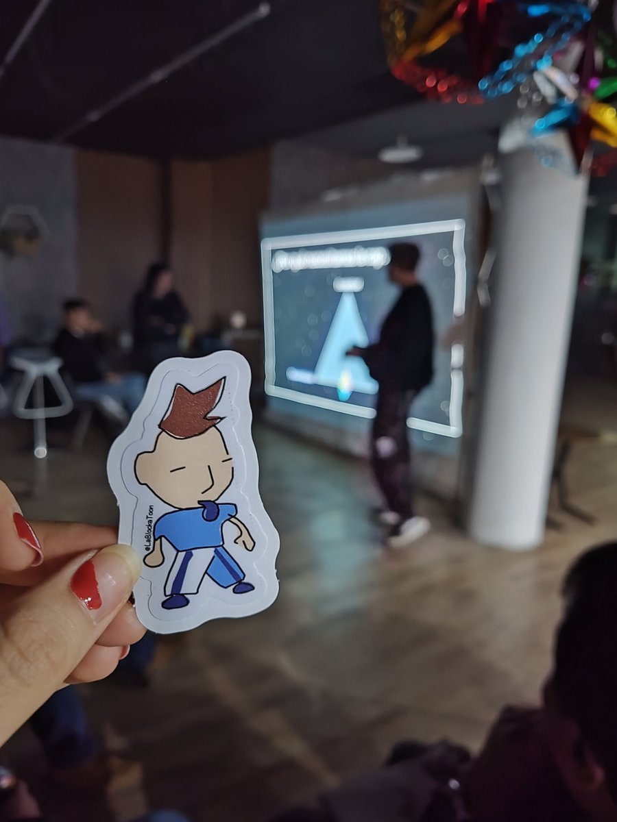 RosaGlez_eth's tweet photo. @jistro nos compartio información sobre @arbitrum_esp y sus nuevos productos!
#Arby de @lablockatoon estuvo presente apoyando a la comunidad 🫡 https://t.co/35lIZb7K0g