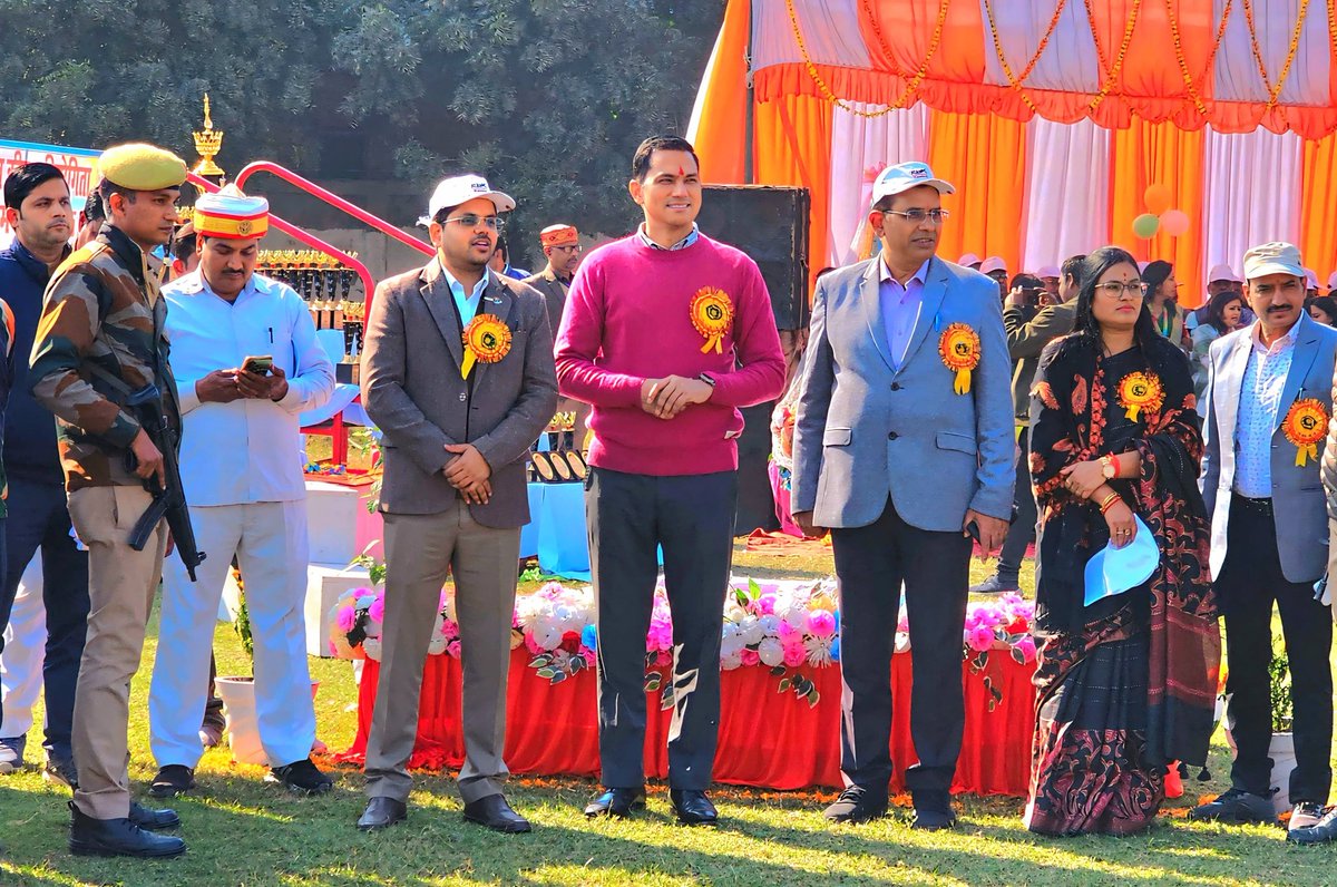 pkumar1997's tweet photo. With DM Gaurang Rathi, CDO P P Meena and S K Tiwari AD Basic on the occasion of Divisional Basic Education Sports Competition at Unnao @LucknowDivision @basicshiksha_up @desecedu @UPGovt https://t.co/36yuDVoqB6