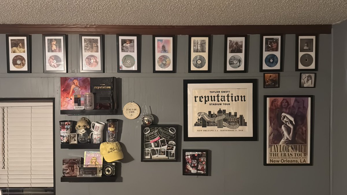 Color_0f_energy's tweet photo. For @taylorswift13 birthday I cleaned up my wall. 
Happy birthday queen! 
(Also if anyone has an idea of how to display my vip boxes for reputation and the eras tour I would appreciate it) https://t.co/08lldB23bq
