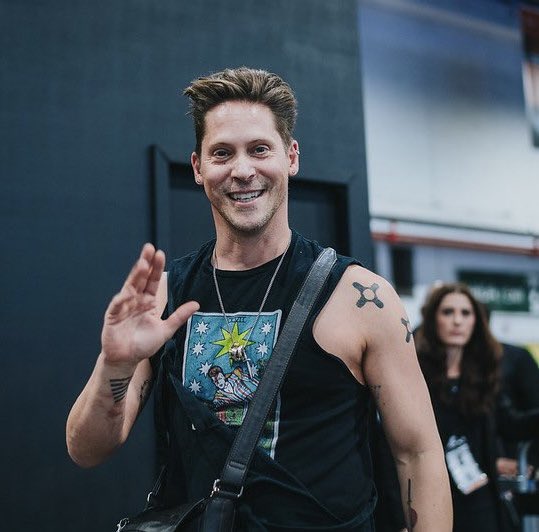 New series: Astarion in Neil’s outfits. Part 1 #Astarion #neilnewbon #fanart