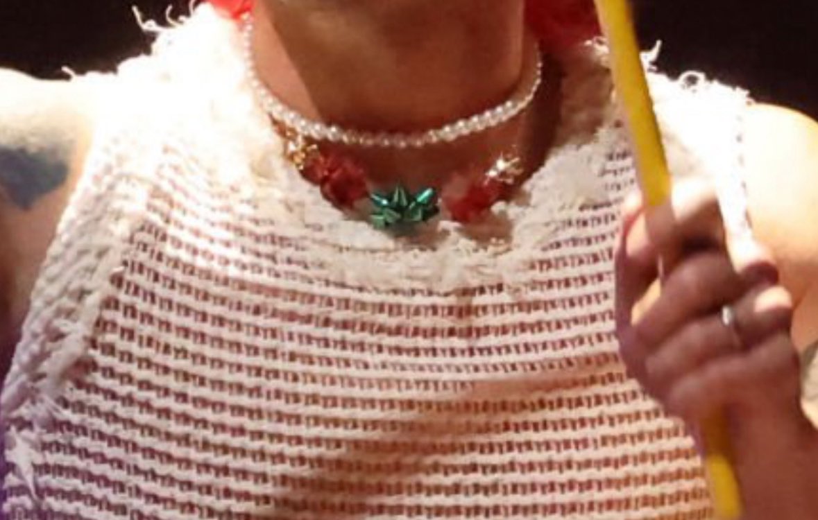 THE GIFT BOWS DONT TOUCH ME