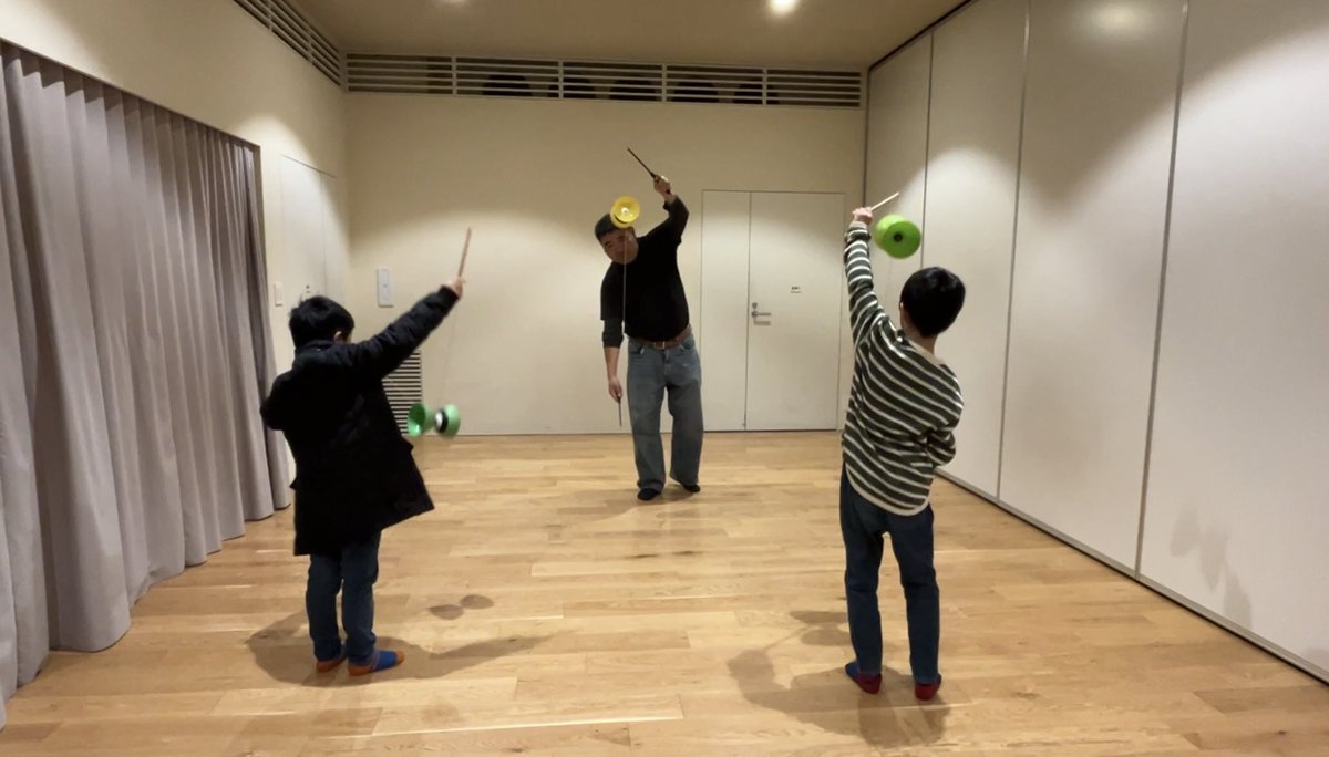 SheepathPark's tweet photo. 多目的ルーム2では〜
ジャグリング教室！！

みんな上手やなぁ〜！
すごい！！！

#今日のシーパスパーク
#じゃぐりば
#ジャグリング教室 https://t.co/mR7eVYpSHb