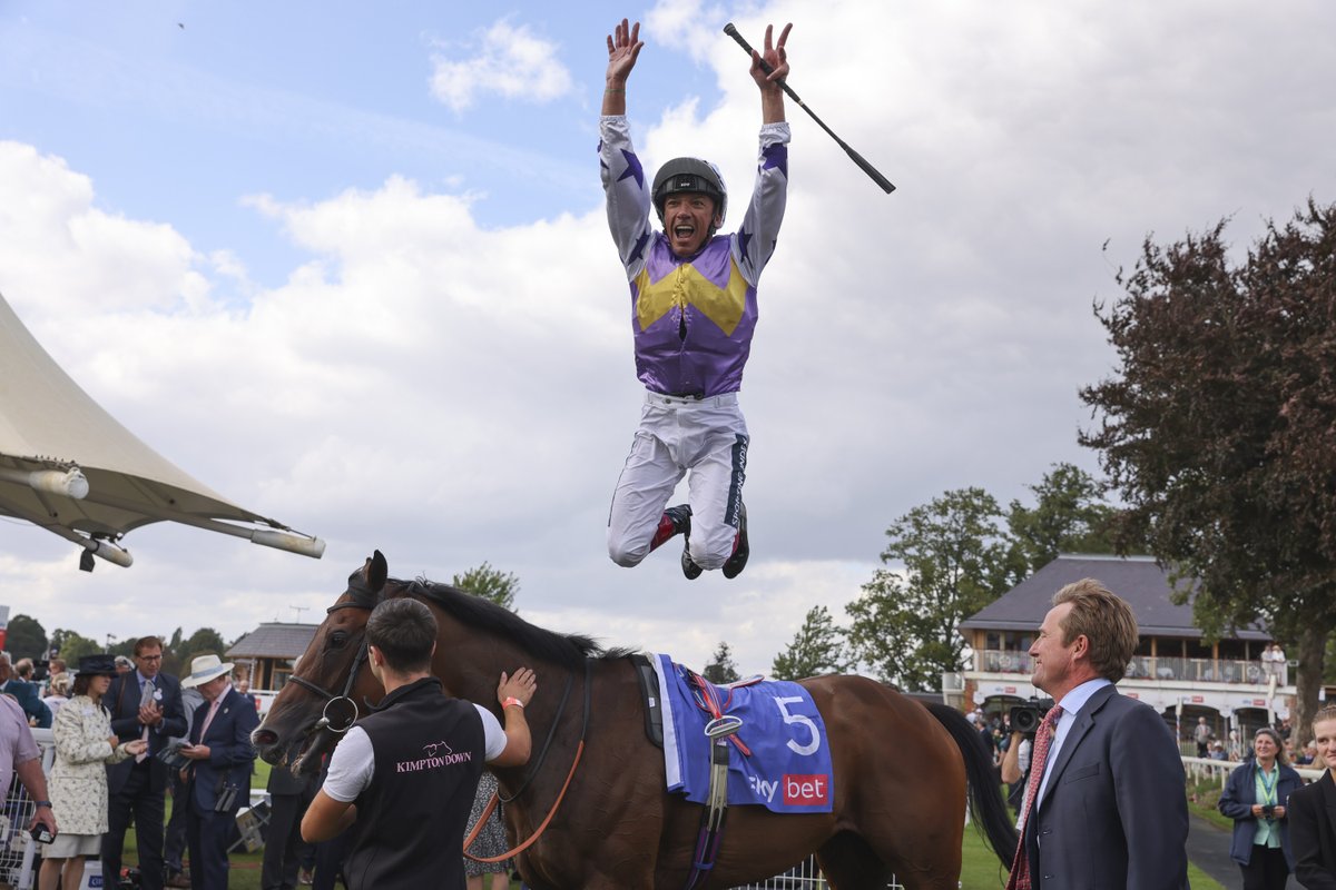 WHR's tweet photo. Lanfranco 'Frankie' Dettori turns 53 today 🎂
🥇340 G1 Wins
🌎 3x IFHA World's Best Jockey
🇬🇧 9x Ascot Gold Cups
🇫🇷 6x Prix de l'Arc de Triomphe
🇮🇪 6x Irish Champion Stakes
Was there anything the man from Milan couldn't do ⁉️ https://t.co/0ZDrYqJ1Sx