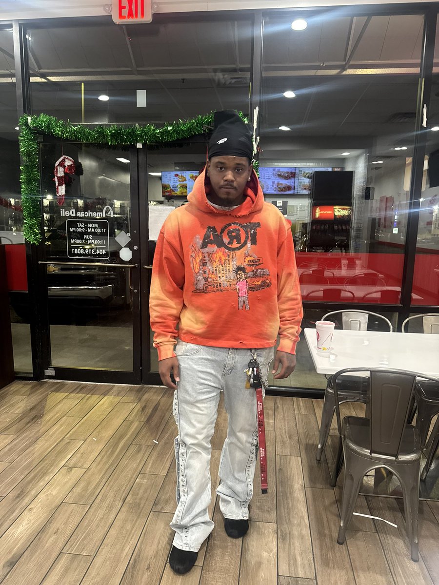 Pr1Its's tweet photo. Saved all my money , I threw it up it did a flip .. watch your lips cuz all dat talkin tough gon get you hit , fuck that PO shit ,look at my hip it’s gon be a stick 🗣️🐺 https://t.co/aVHV52FBoV