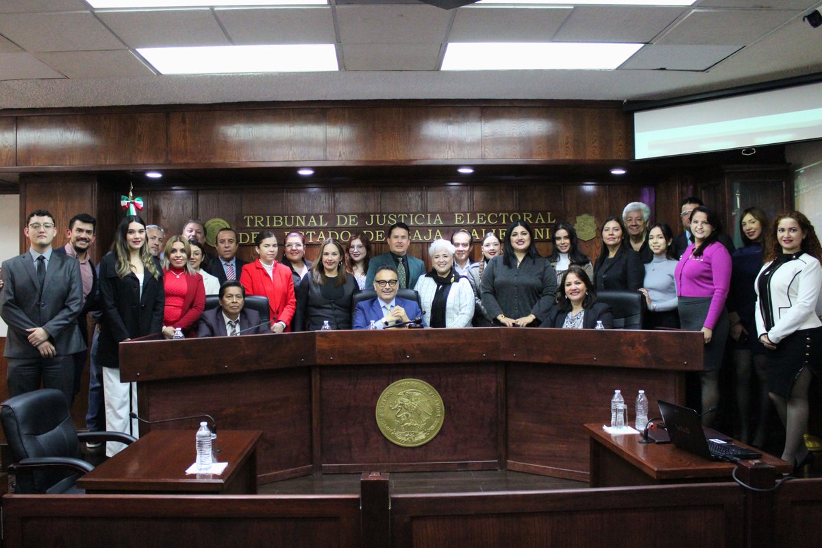 TJE_BC's tweet photo. #Boletín | Rinde Jaime Vargas Flores, Informe de Gestiones del Proceso Electoral Local Ordinario 2023-2024 al frente del #TJEBC

· “La democracia es nuestra responsabilidad, y juntos vamos hacerla más fuerte”

🗞️ Más información: https://t.co/sA5cN7DcKT https://t.co/Y66aU9tzJz