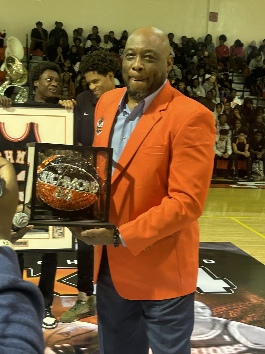 LaquestaA's tweet image. Today was a GREAT day to B.A. Cobra…Congrats Hall of Famer @mitchrichmond23 for being inducted into the Cobra Hall of Fame, having the basketball court named in your honor, and earning your ORANGE JACKET!
#ItsAllInTheDetails🧡🖤
#YourFavoriteAthleticDirector
#LeadingAndLearning