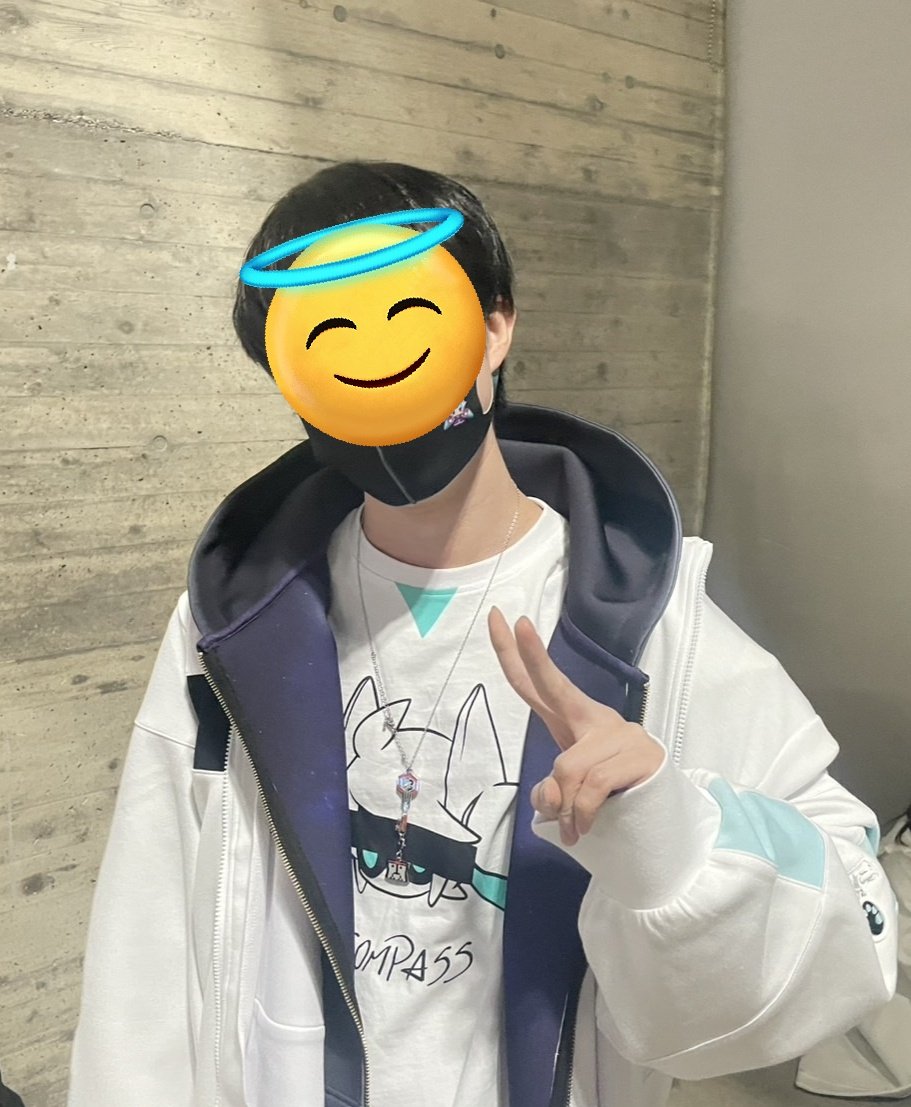 raito09_0's tweet photo. コラプスパーカー買ったらカバンに入らなくて着ることになったけど、
大事故w https://t.co/QersSsEF7X