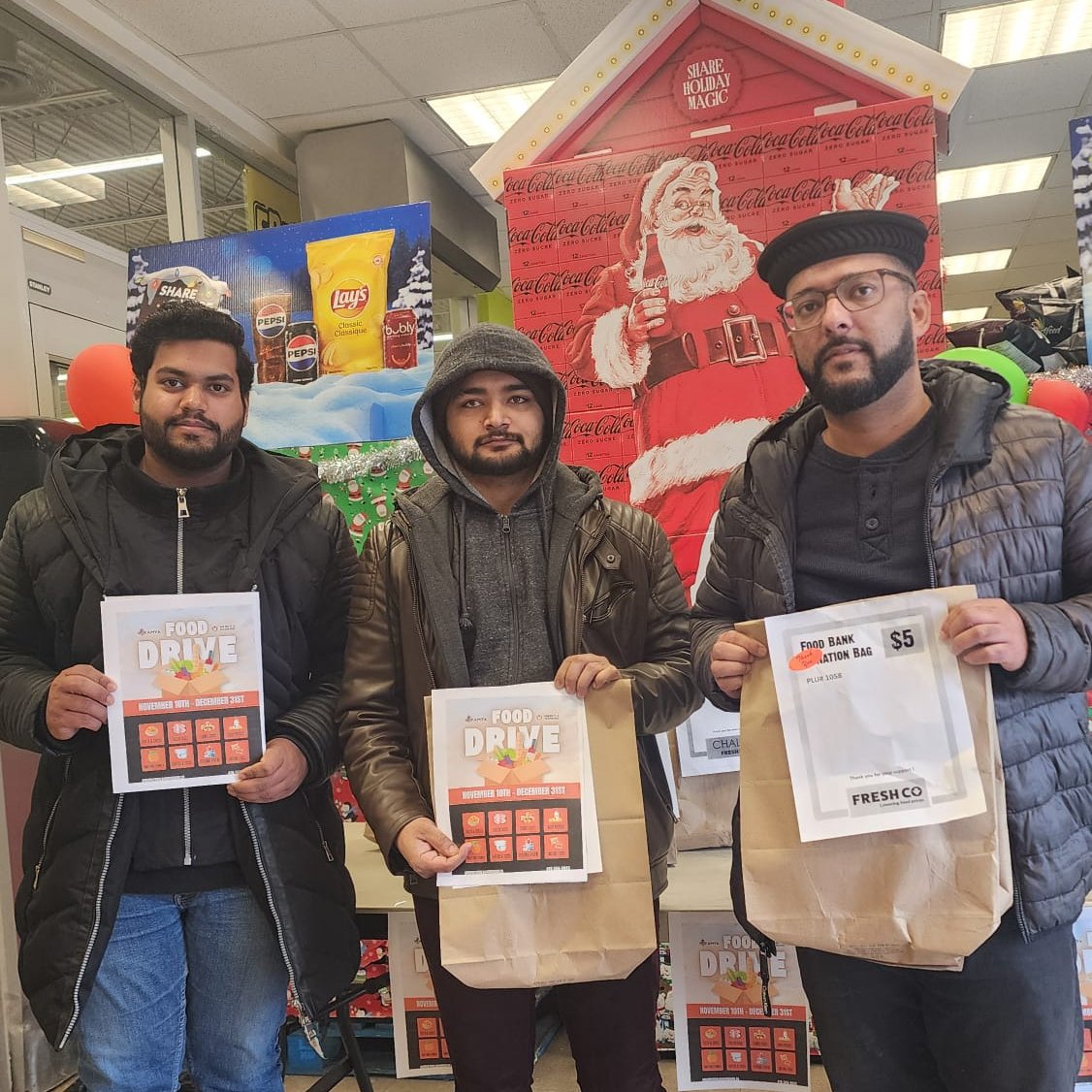 Western Brampton Region of Ahmadiyya Muslim Youth Association Canada stepped up for the nationwide food drive campaign! 🍎💪

Collecting donations to help those in need, one community at a time.

Together, we can make a difference!

#ServingHumanity #Mercy4Mankind #Brampton