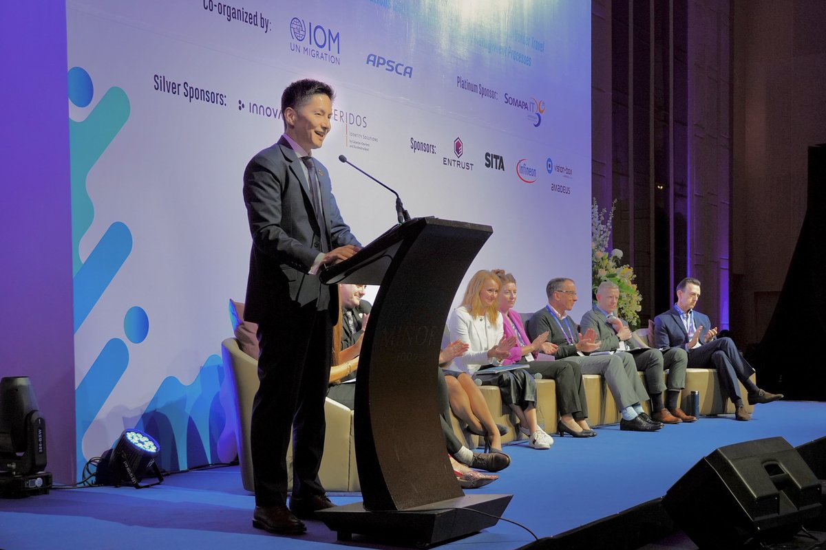 iori_IOM's tweet photo. Honored to wrap up 7th #BorderManagement & Identity Conference #BMIC7 in🇹🇭Bangkok with #APSCA!
Thrilled with collaborations & insights shared.
Let us advance safer, efficient & inclusive border & identity systems in Asia-Pacific thru innovation, DX and international cooperation! https://t.co/e4zJulQSu0