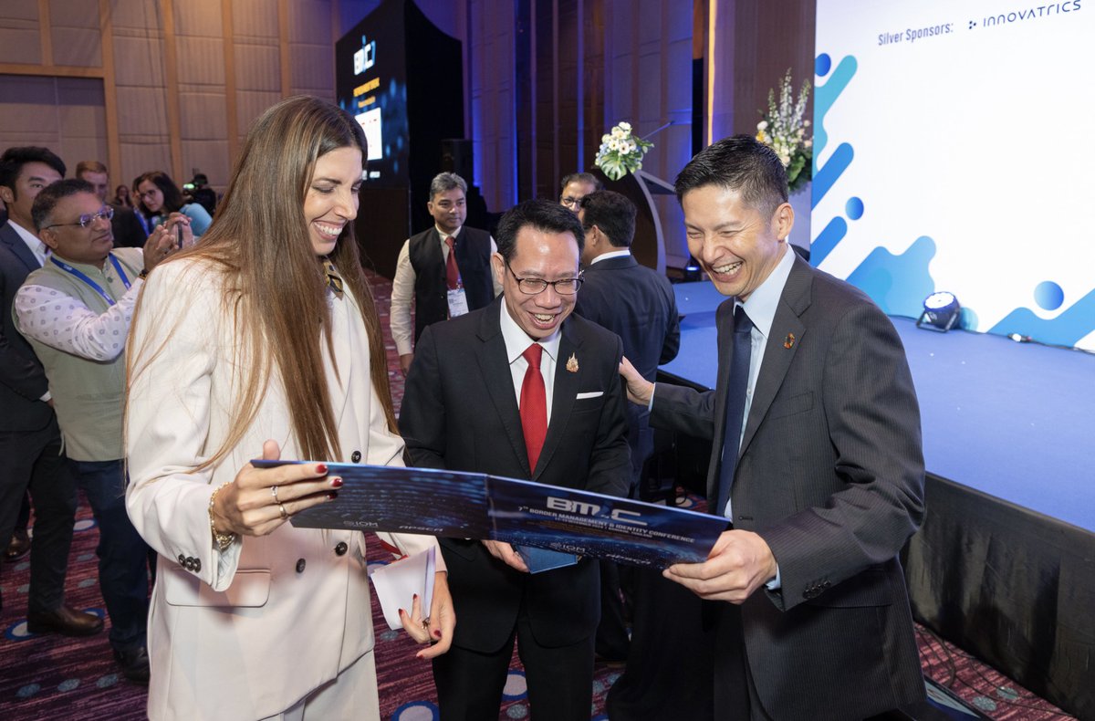 iori_IOM's tweet photo. Honored to wrap up 7th #BorderManagement & Identity Conference #BMIC7 in🇹🇭Bangkok with #APSCA!
Thrilled with collaborations & insights shared.
Let us advance safer, efficient & inclusive border & identity systems in Asia-Pacific thru innovation, DX and international cooperation! https://t.co/e4zJulQSu0