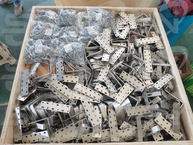 SunNovaNewEner1's tweet image. The goods were loaded into the container smoothly. The customer repurchased the L feet and hook system. Thank you for your continued support.🥳🥳🌟🌟
#solarrack #roofmounting