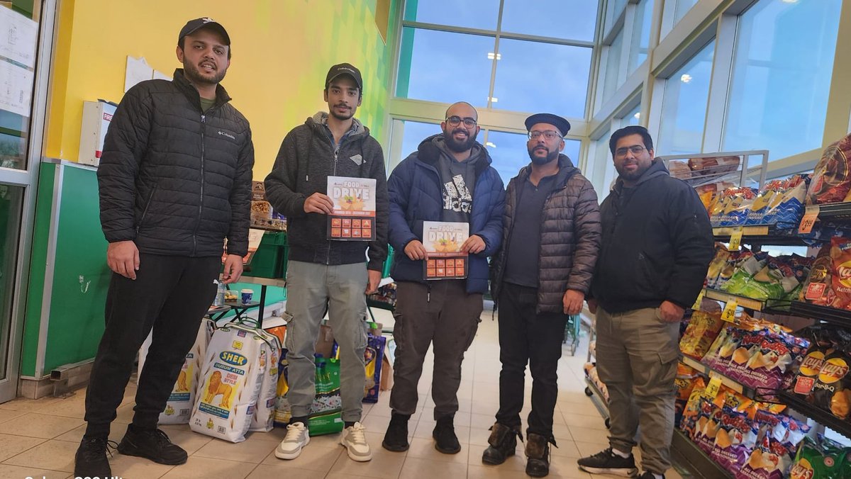 The Ahmadiyya Muslim Youth from Eastern Brampton Region of Ahmadiyya Muslim Youth Association Canada have collected over 7,500 pounds of food as part of our nationwide food drive.

Together, we're making a difference by fighting hunger in our community.

#Mercy4Mankind #Brampton