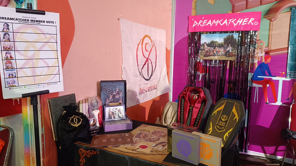 Dreamcatcher7ID's tweet photo. 📢 Somniadeul! Jangan lupa mampir ke Booth Dreamcatcher7 Indonesia di acara Dreamers Festival 2024, hari ini di Braga City Walk ya ✨
Ada games dan freebies juga lho 🙌
#DC7ID_EVENT #Dreamcatcher #드림캐쳐 https://t.co/auT0MXcyK2