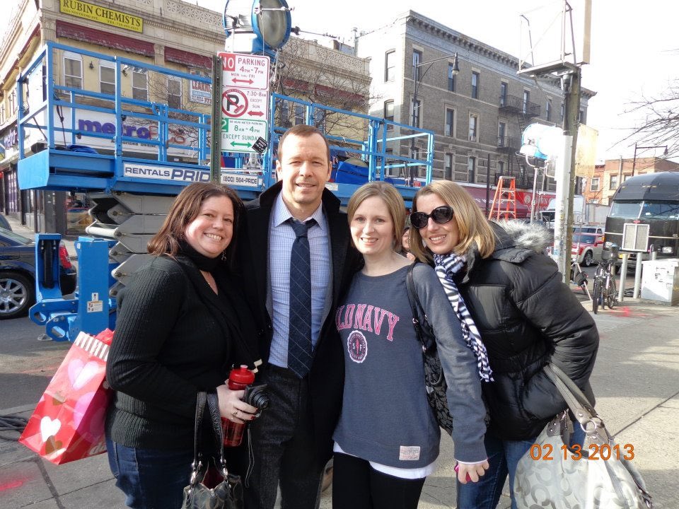 LKL333's tweet photo. @DonnieWahlberg Let’s celebrate this last Friday night together with a group hug!!! 🤗🤗🤗.   You are all amazing!!!  Thank you for the last 14 years and multiple set visits!!!  @meldiv75  and @AlwaysHopeinRI https://t.co/tM5jSebLJB