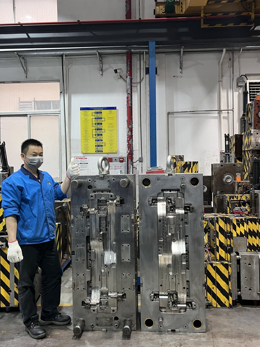 ImmetechLtd's tweet image. Large automotive light guide strip molds🚗👍

#Immetech #MoldDesign #CustomerFirst #HighQuality #PlasticMold #InjectionMolding #Precision #Mold #Mould #Tool #MoldMaking #MedicalDevice #MedicalMold #AutomotiveMold #AutomotiveInterior #Engineering #Industry #MoldManufacturing