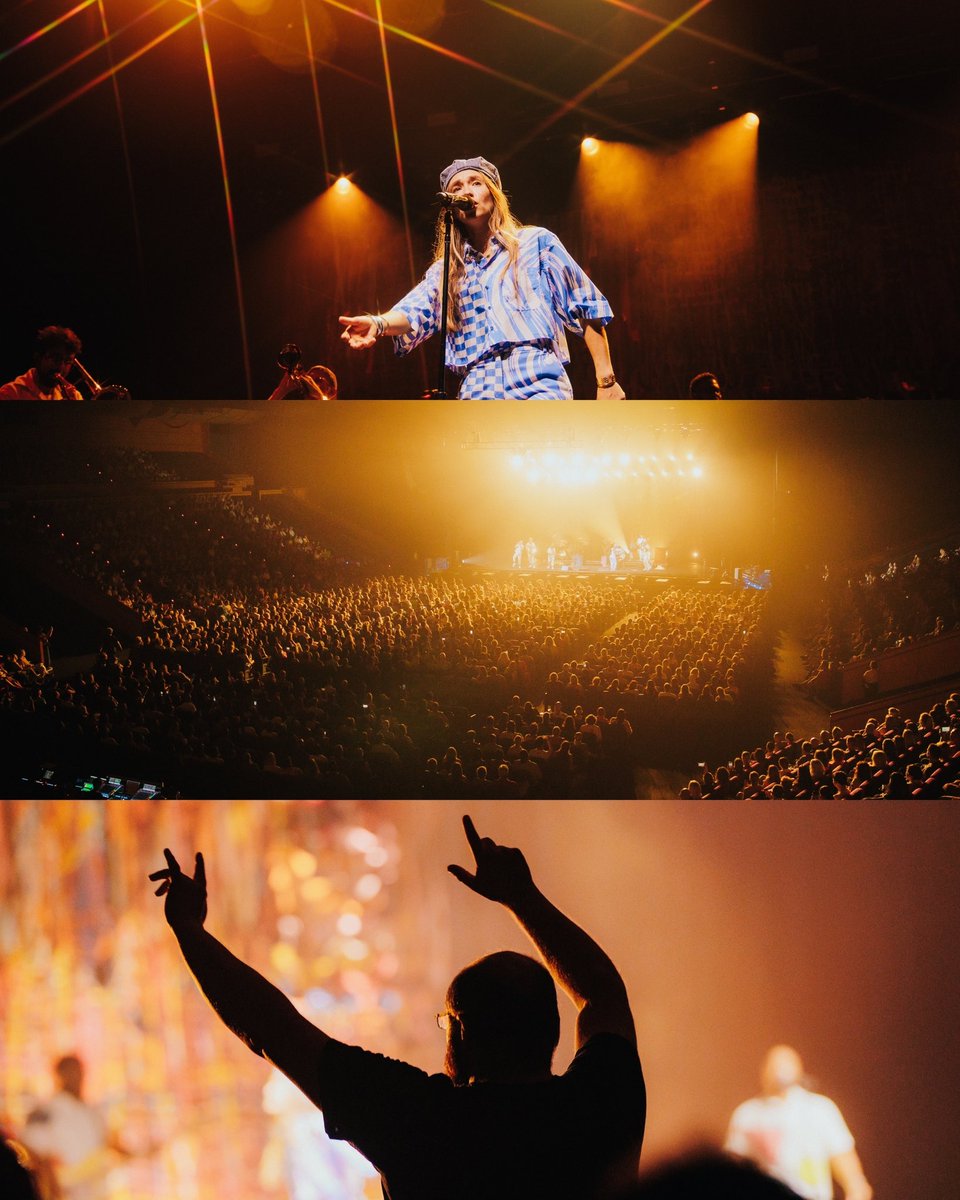 itssschony's tweet photo. In November I jumped on the NZ/AUS leg of The Kaleidoscope Nights Tour with Lauren Daigle as photographer and videographer, and what a wonderful experience 🪐🎥📸💫

https://t.co/SD1qvBhhNJ 

video/photo/tm/assistant tm: available worldwide 🤝🏼 https://t.co/CwNDCtZPl3
