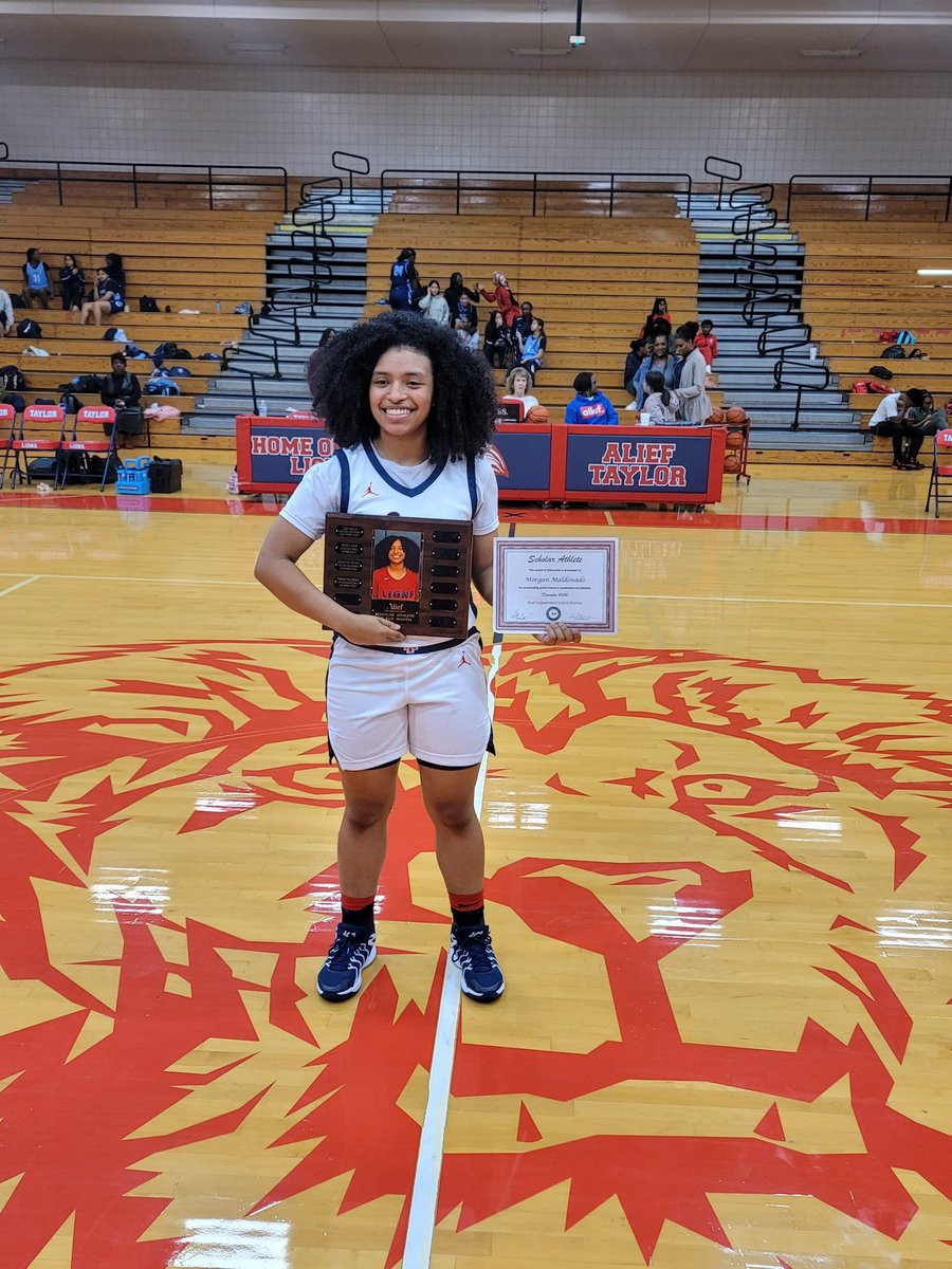 AliefTaylorGBB's tweet image. Congrats to @MorganMaldonad0  for receiving the scholar athlete of the month award!!!