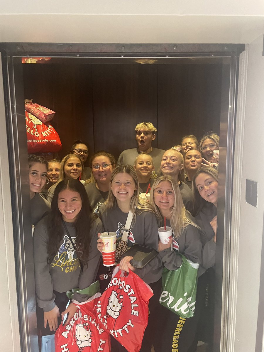 LincolnHighWV's tweet image. Only one way ⬆️ to the top. Let’s go Cougars, you’ve got this!!! #StateTitle 🐾🏆