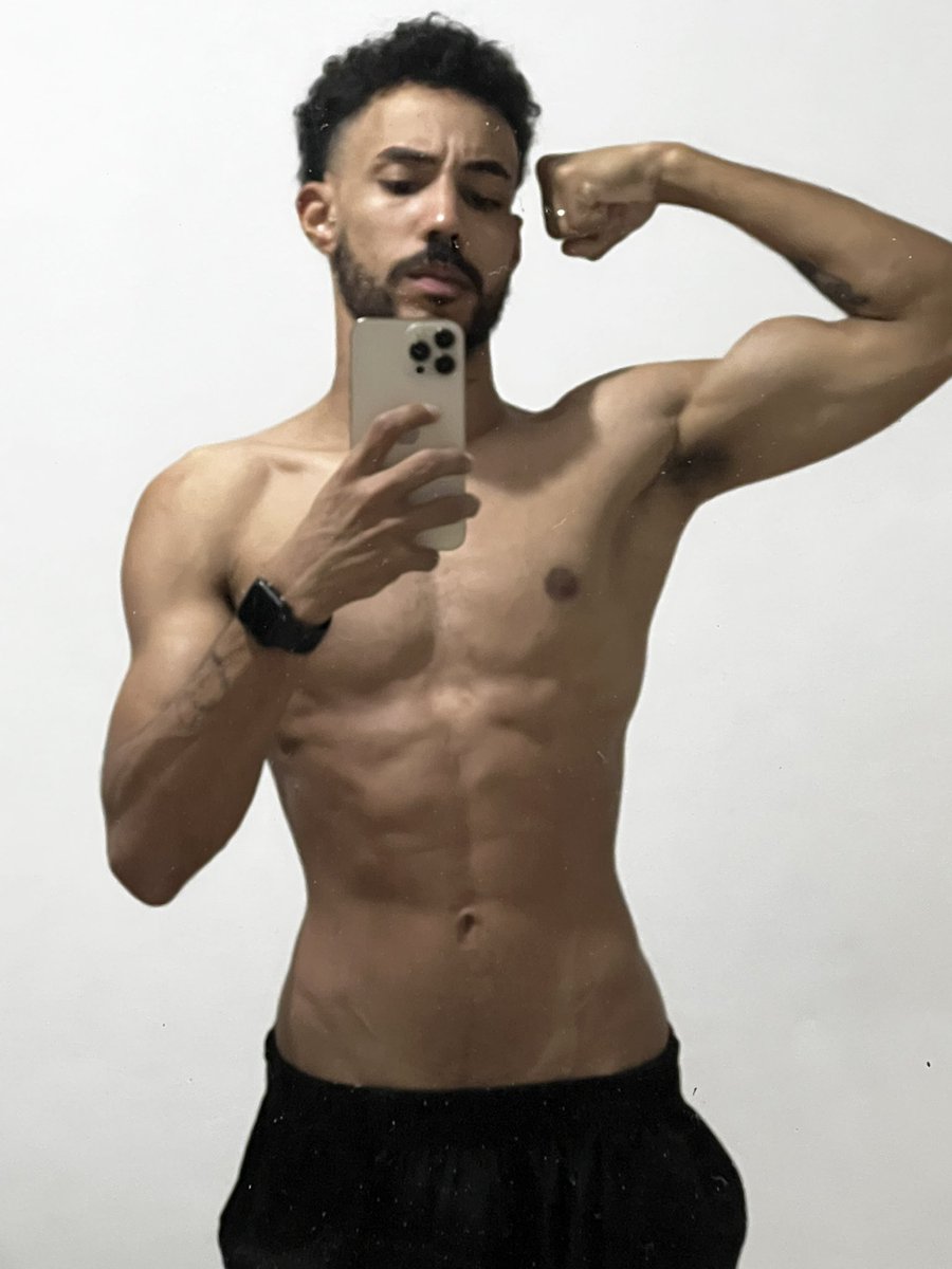 gabe_ferc's tweet photo. a #gym ta “vindo”! 💪🏽😃 

#Lula #academia https://t.co/JIMP3dIgkg