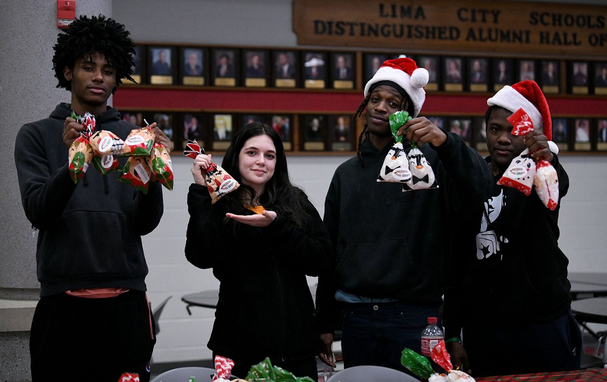 LimaCitySchools's tweet photo. Thanks to everyone who came out to shop at our Lima Senior DECA students' Marketplace. Hope you enjoy these awesome products created by our students. #LSHCareerTech https://t.co/E5GMBBtJLp