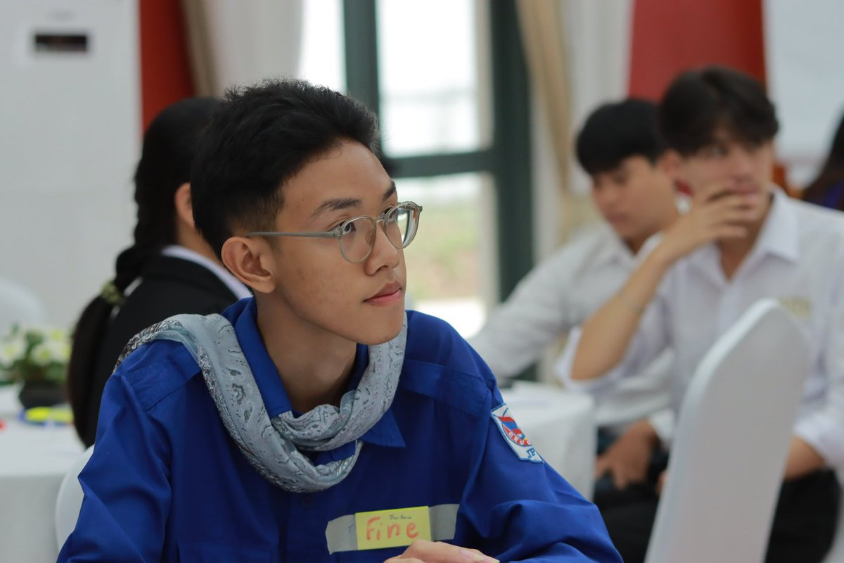 UNICEFLaos's tweet photo. Happening Now!

The first-ever #UPSHIFT programme in 🇱🇦 is underway - supported by WeMade.

Young social innovators are unlocking their potential to create REAL, lasting change in their lives &amp; communities, turning innovative ideas into powerful solutions for a brighter future. https://t.co/iZuqPk52XS