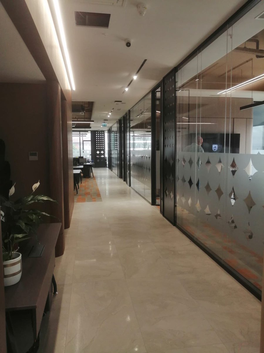 Çağdaş bölme zsazsa İstanbul ofis Profay  ile yapıldı