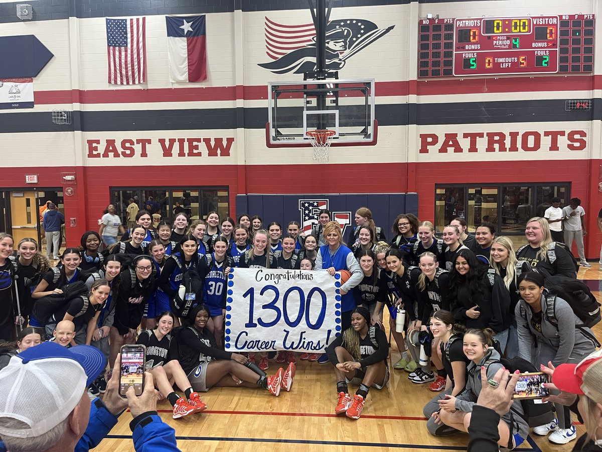👀👀👀 <a href="/CoachFarney/">Rhonda Farney</a> won her 1300th career game tonight!   One of <a href="/GeorgetownHS/">Georgetown HS</a> finest!   Coach Farney’s commitment to excellence raises the bar for all those around her. She is an incredible example of who coaches are called to be.  Congratulations Coach! <a href="/AthleticsGISD/">Georgetown ISD Athletics</a>