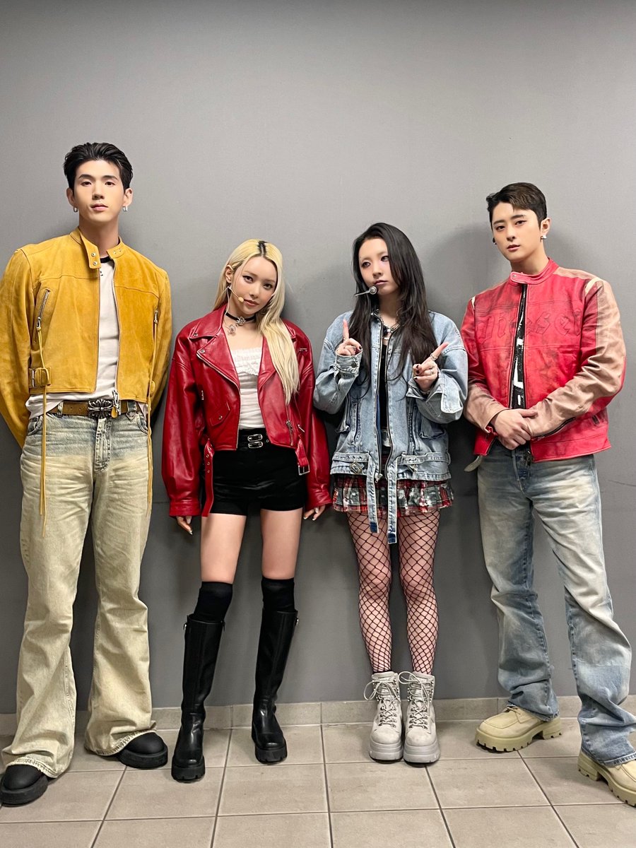 [📷]
2024.12.13
KARD 2024 TOUR [Where To Now?] in Europe in OBERHAUSEN, GERMANY

#KARD #카드
#WhereToNow #KARDInEurope
#StudioPAV #LiveYourKpopDream