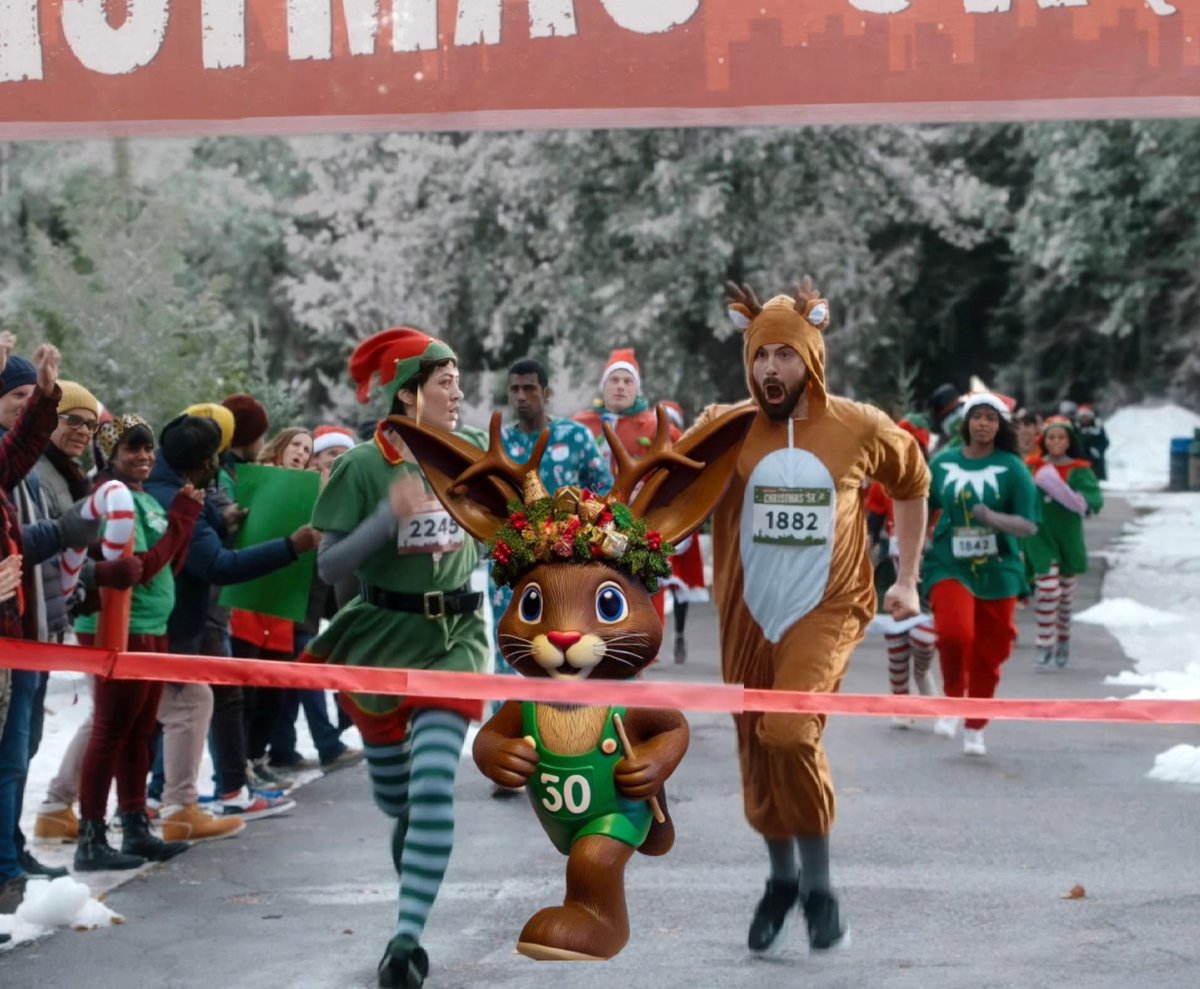 ReggieMah_'s tweet photo. The great Christmas 5K face-off: @ChrisMcNally_ as the ultimate reindeer and a chocolate bunny that's surprisingly competitive. Who’s your pick to win? 🦌🍫 #ChrisMcNally @hallmarkchannel #TLCB https://t.co/vdAayliNM3