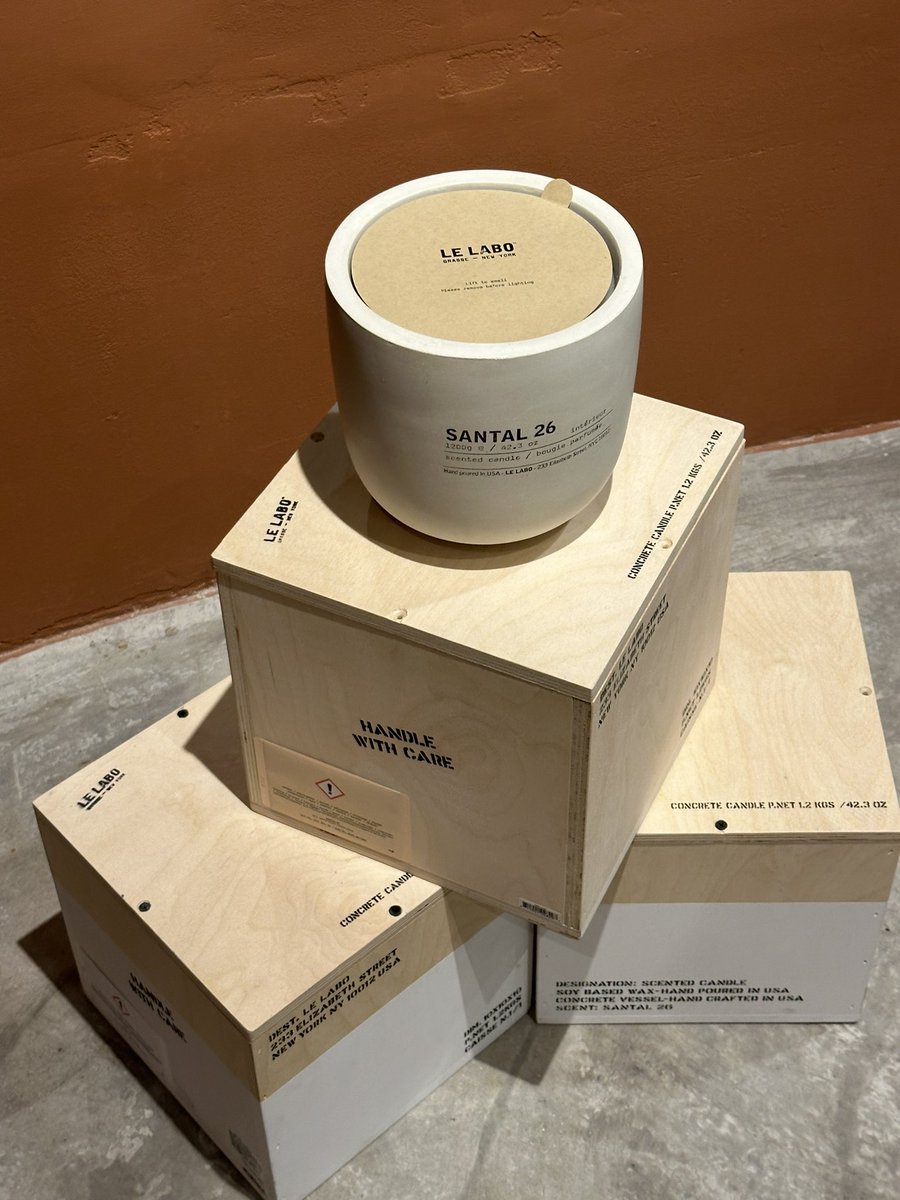 kajornfurst's tweet photo. Le Labo Fragrances เค้ามาบุกย่านอารีย์แล้ว!! Le Labo Ari เป็นสาขา Stand Alone แห่งแรกของแบรนด์ ร้านสวยมาก มีสินค้าให้เลือกซื้อครบทุกไลน์ ส่วนราคาก็ดีมากเช่นกัน ไปลองกันได้ฮะ ที่อารีย์ซอย 4 ฝั่งเหนือ

#LetsHoparound #LeLabo #LeLaboFragrances #LeLaboThailand #ร้านน้ำหอม #Bangkok https://t.co/OBJ2RxpmN5