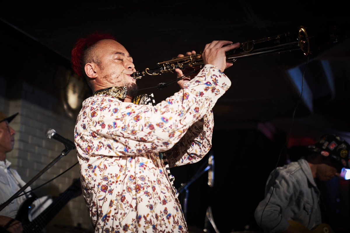 iwazaru_info's tweet photo. 【 IWAZARU LIVE Photo 】
【 date 】2024/11/1 fri
【 at 】@THUMBSUP_kym
【 title 】IWAZARU 1st ALBUM RELEASE PARTY
Motoharu @Motoharu___
Photograph by
SHAPE WORKS, Inc.
@shapeworks_factory / Instagram
#IWAZARU #iwazaru_live #jazz #dub #dj #jazzlive #jazzmusic #jazzdub #crossoverjazz #livephotography