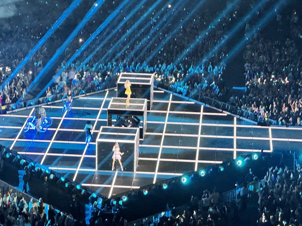 kimemmet's tweet image. #HappyBirthdayTaylor and thank you for one of the best weekends ever in NOLA❤️ @taylornation13 @taylorswift13