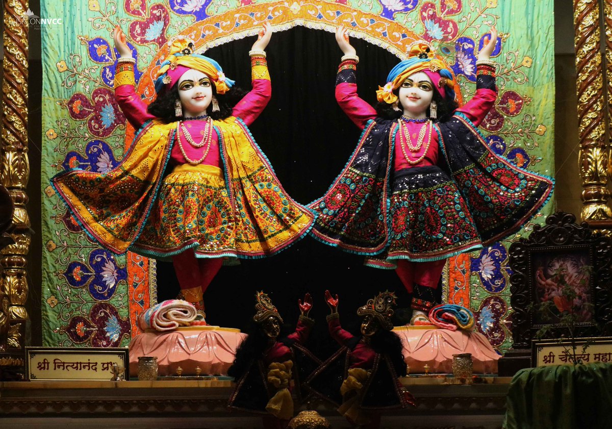 ISKCONPune's tweet photo. 🌷Mangal Arati Darshan🌷🗓14/12/2024🙏🚩@ISKCONNVCCPune🚩
.
.
#ISKCONNVCC #ISKCONPune #ISKCONNVCCPune #ISKCON #14thdecember #14thdecember2024 #Saturday #Harinaamsankirtan #Radheshyamdas #Radheradhe #Sankirtan #Kirtan #Vrindavan #Mayapur #Prabhupada #GVE #GovardhanEcoVillage https://t.co/JaUNUyZrg0